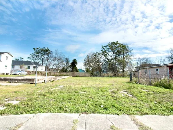 2321 Piety St, New Orleans, LA 70117
