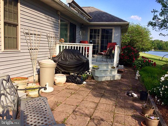 3rd image of 167 E Mill Pond Dr
