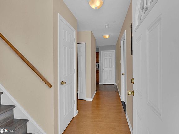 4th image of 2521 Emerald Ln