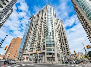 242 Rideau St #PENTHOUSE 1-2702, Ottawa, ON K1N 0B7