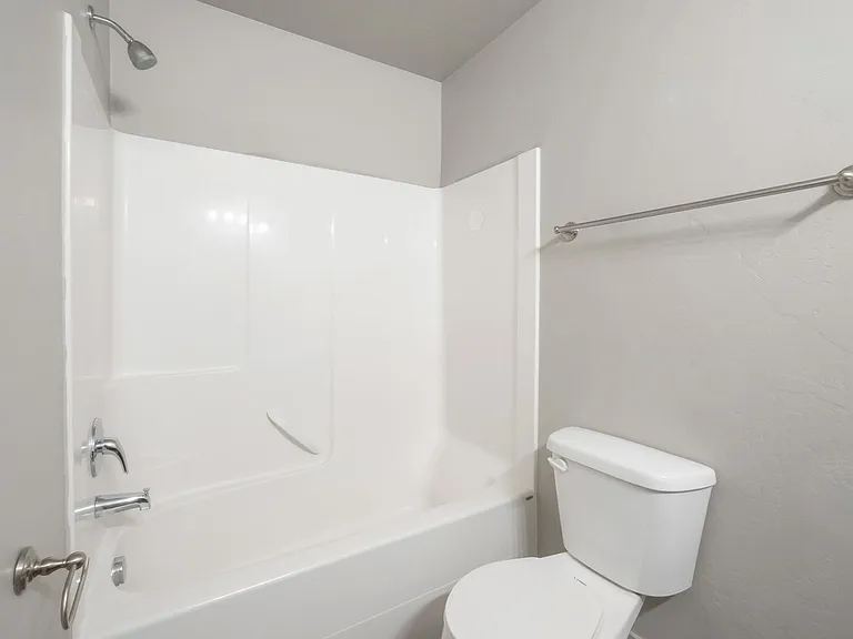 722 E 150 N — Photo 11
