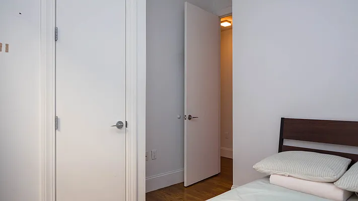 Rented by Nooklyn NYC LLC | media 10