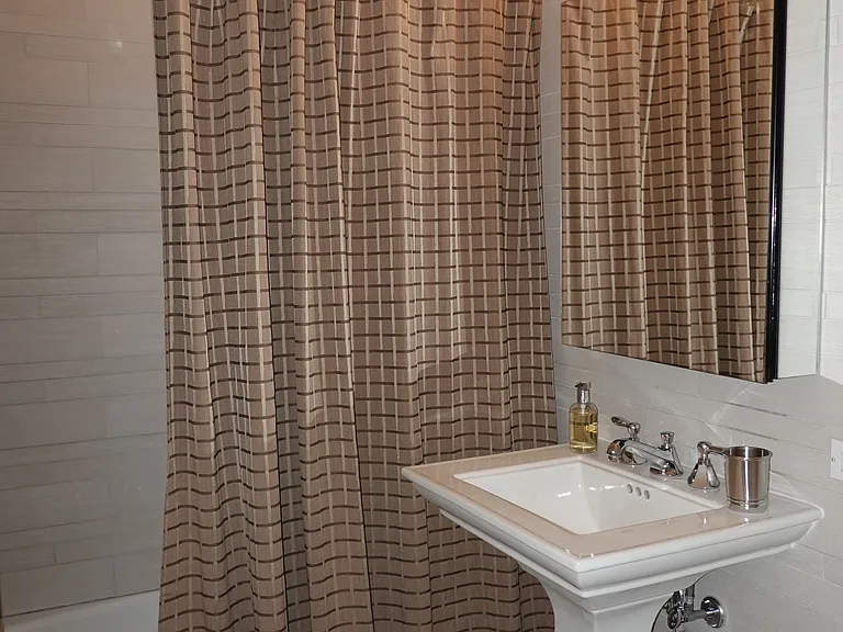 1510 Lexington Ave #4A — Photo 11