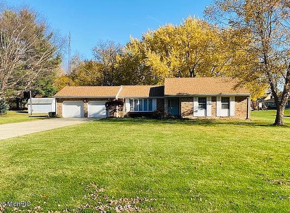 3rd image of 957 Sierra Dr