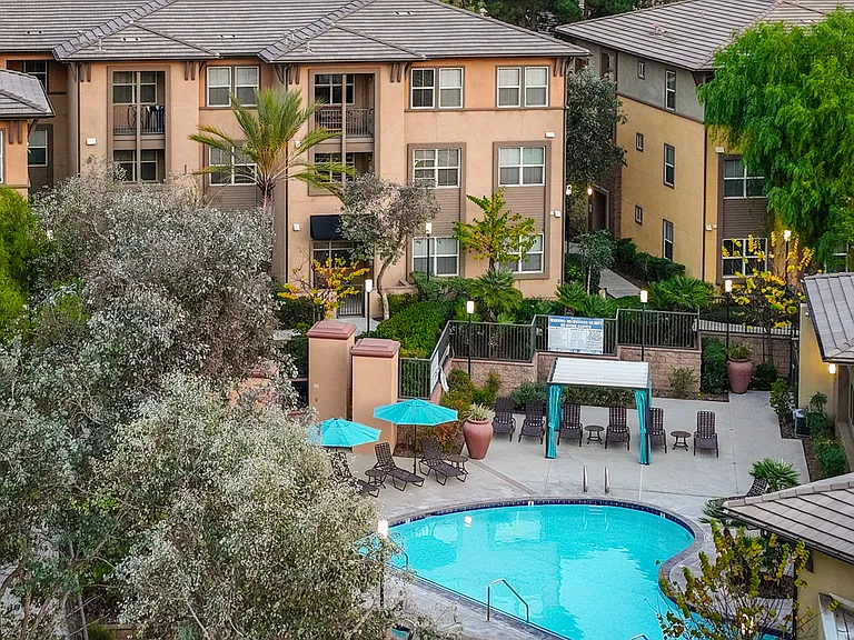La Verne Village Luxury Apartment Homes — Photo 60