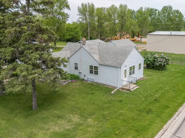 607 Saint Johns Ave SE, Red Lake Falls, MN 56750
