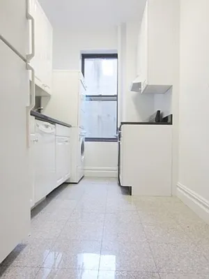 Rented by City Connections Realty | media 16