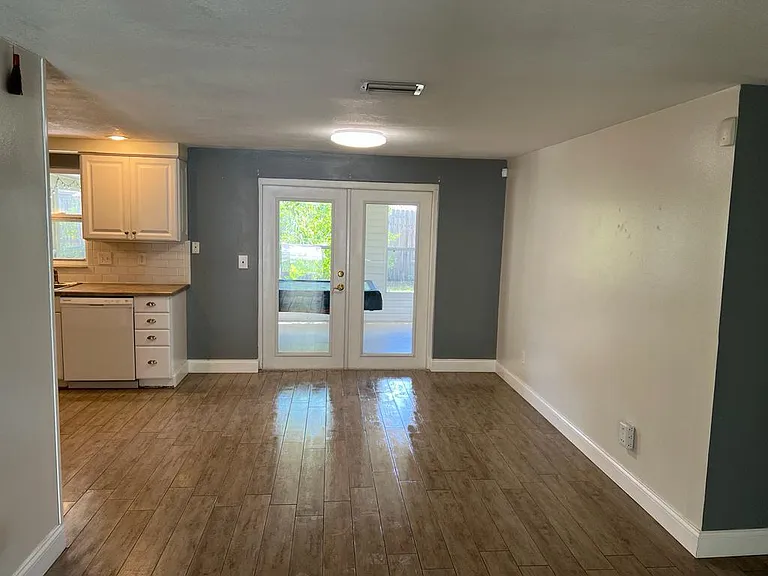 2909 Cedaridge Dr — Photo 3