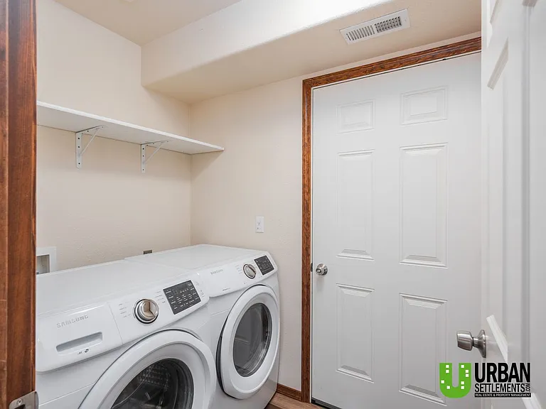 5517 & 5519 E 14th Ave — Photo 9