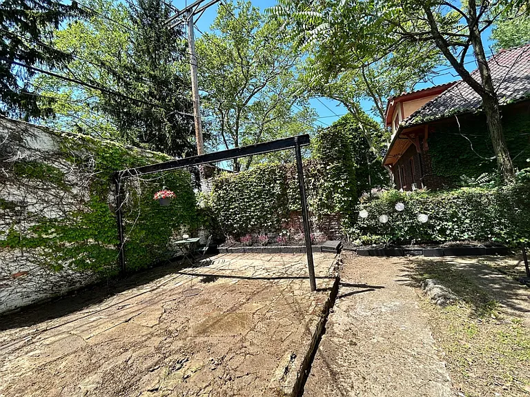 9102 Parkgate Ave — Photo 15