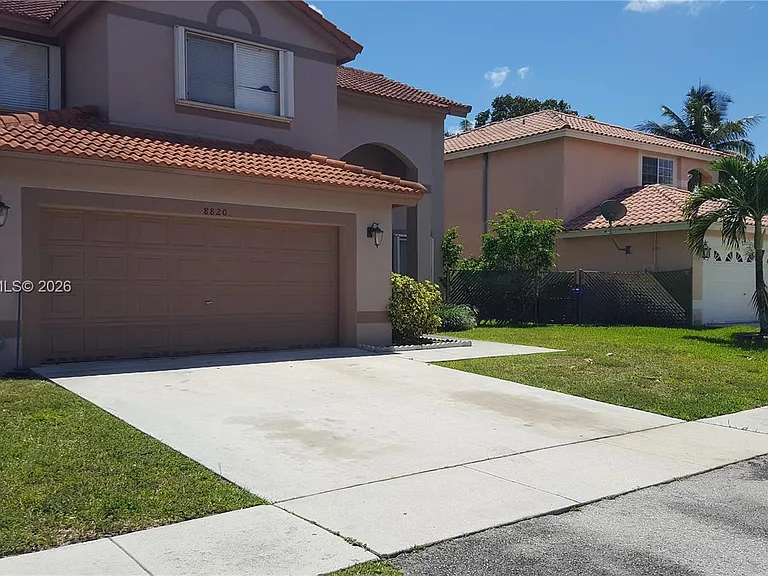 8820 SW 13th St — Photo 1