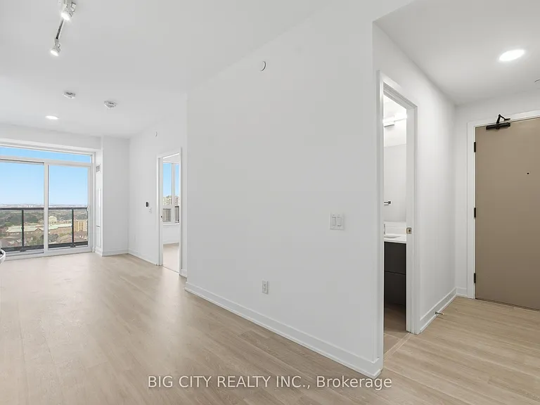 5105 Hurontario St #1401 — Photo 8