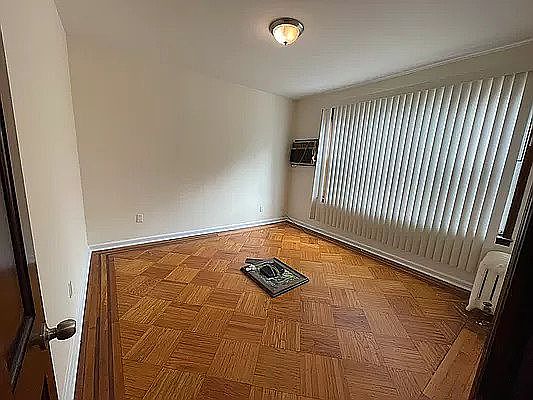 5th image of 2348 28th St #1