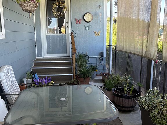 3rd image of 1212 H St Spc 2