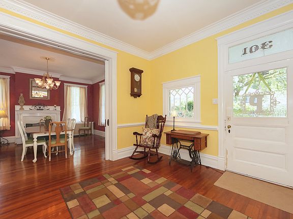 5th image of 301 Norfolk Ave