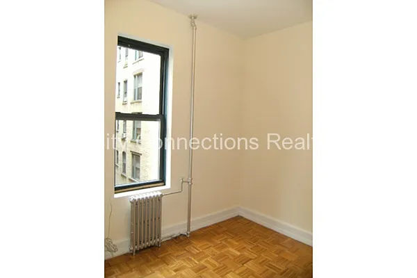 Rented by City Connections Realty | media 8