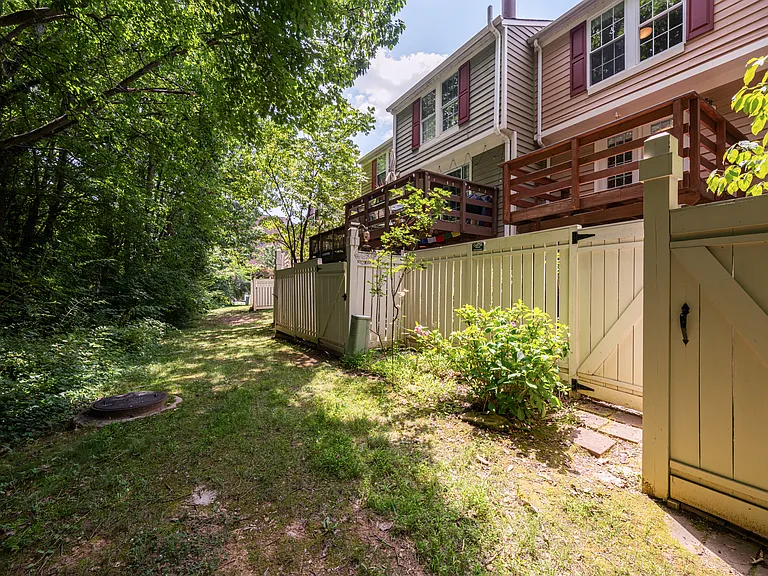 1931 Belmont Ridge Ct — Photo 24