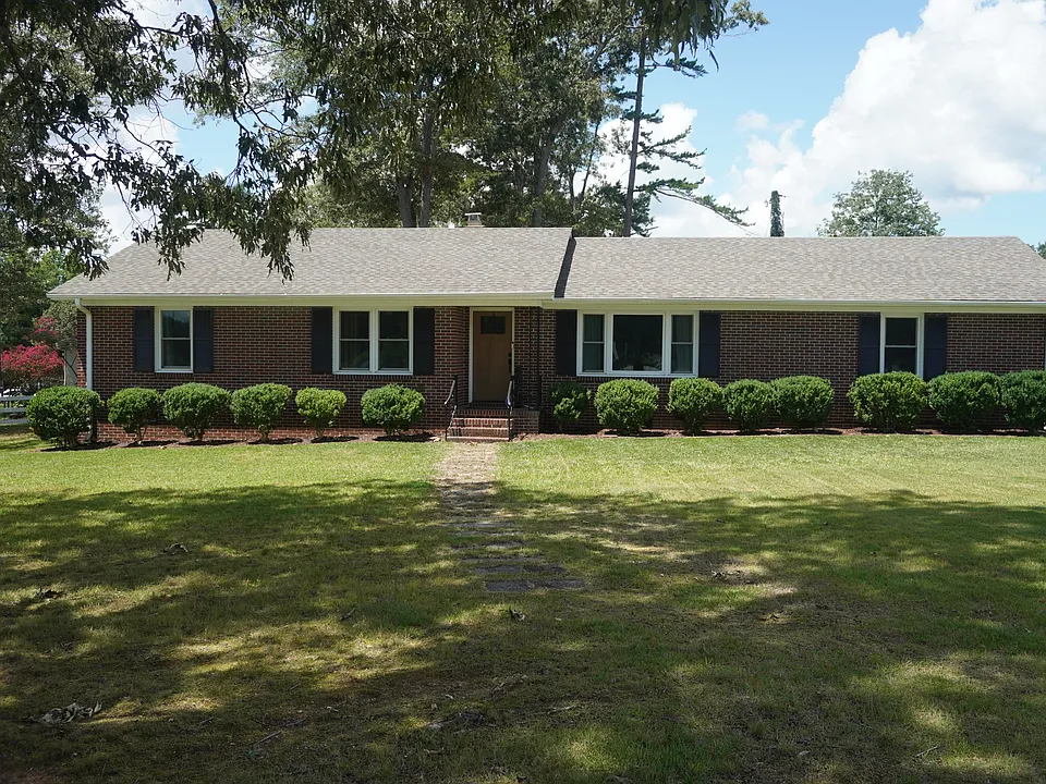 1 Dickens Ln