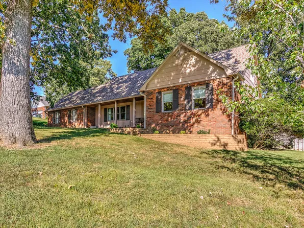 2274 Lakeview Dr, Madisonville, KY 42431