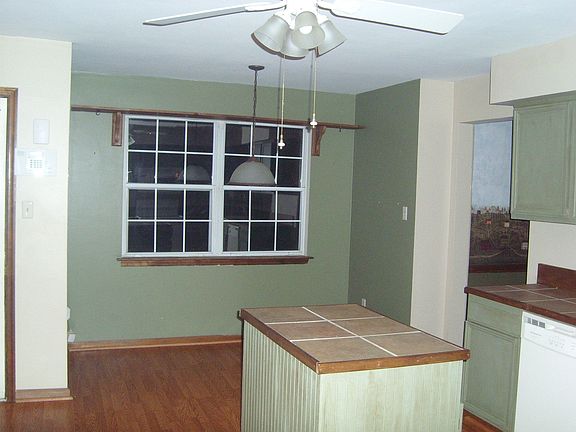 Eat in Kitchen