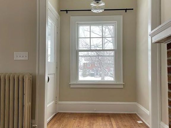 2nd image of 15903 Clifton Blvd