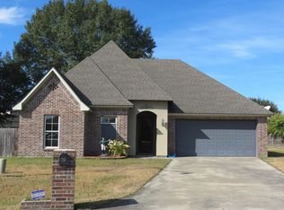 210 Forest Creek Dr, Scott, LA 70583