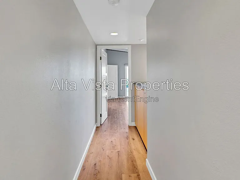 2569 Loring St — Photo 28