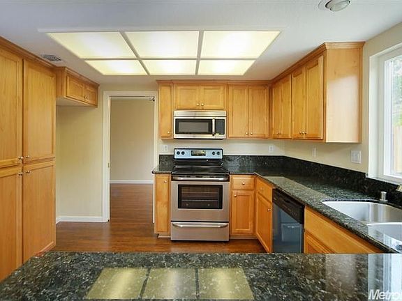 2nd image of 1448 New England Dr