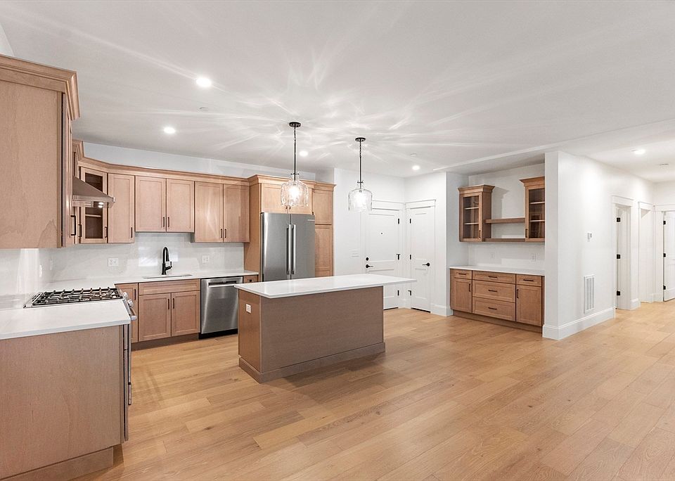 1st image of 134 Court St #1