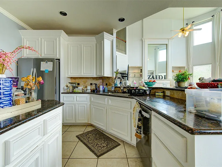 5911 Canyon Brook Ct — Photo 38