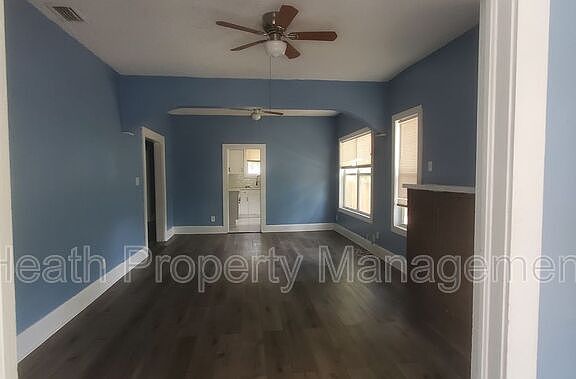 2nd image of 625 27th Ave S