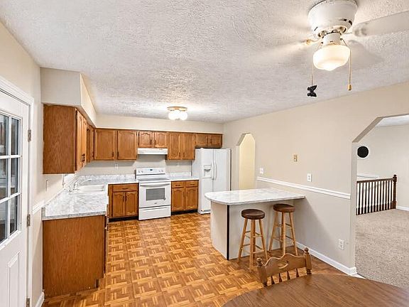 3rd image of 144 Ravine St