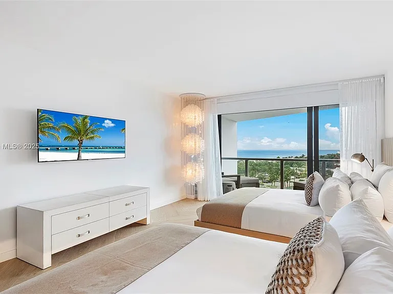 2201 Collins Ave #804 — Photo 21