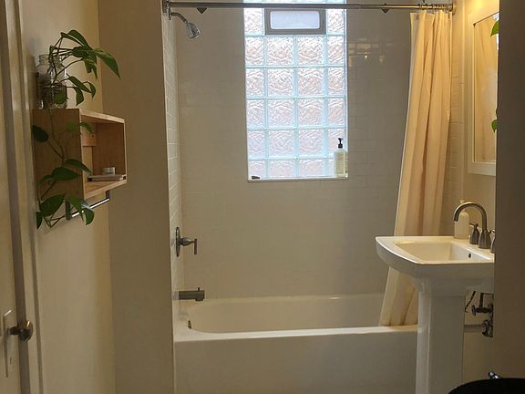 5th image of 2821 Pleasant Ave #2