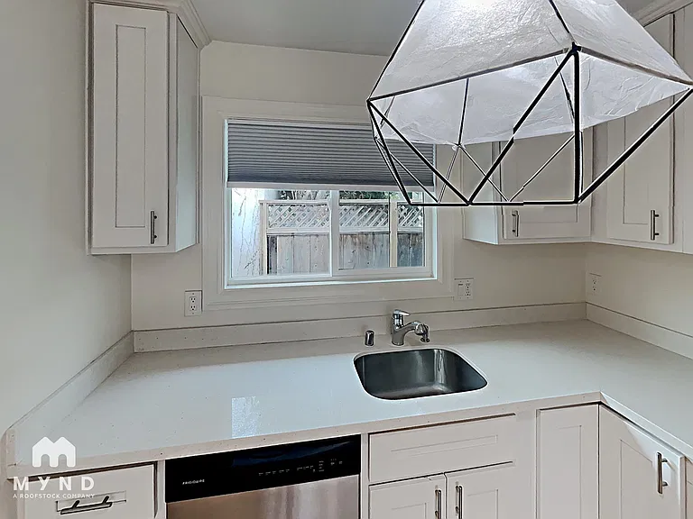 315 Beemer Ave #1 — Photo 5