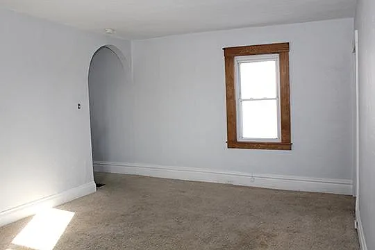 519 Grove St — Photo 3