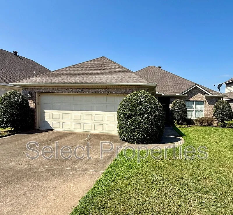 3 bed, 2.0 bath, 2125 sqft, $2,000 — Photo 1