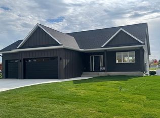 1945 Spruce Meadows Dr SE, Rochester, MN 55904