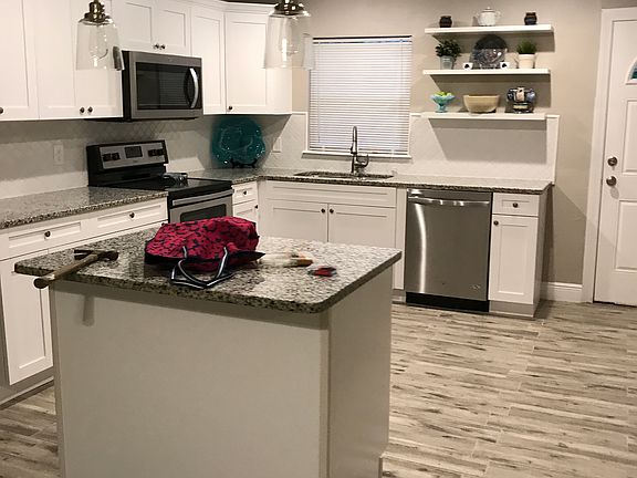 3rd image of 1004 E Louisiana Ave