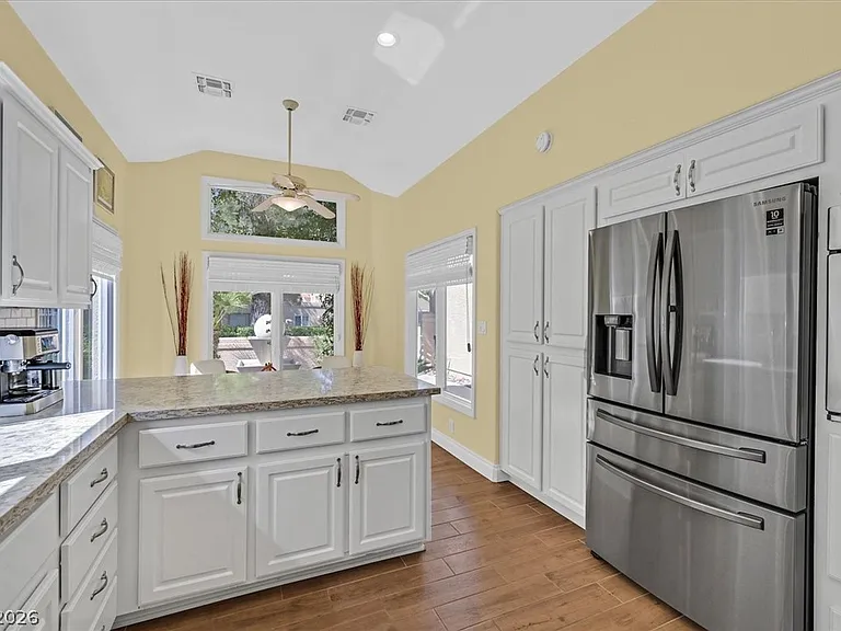 8161 Round Hills Cir — Photo 12