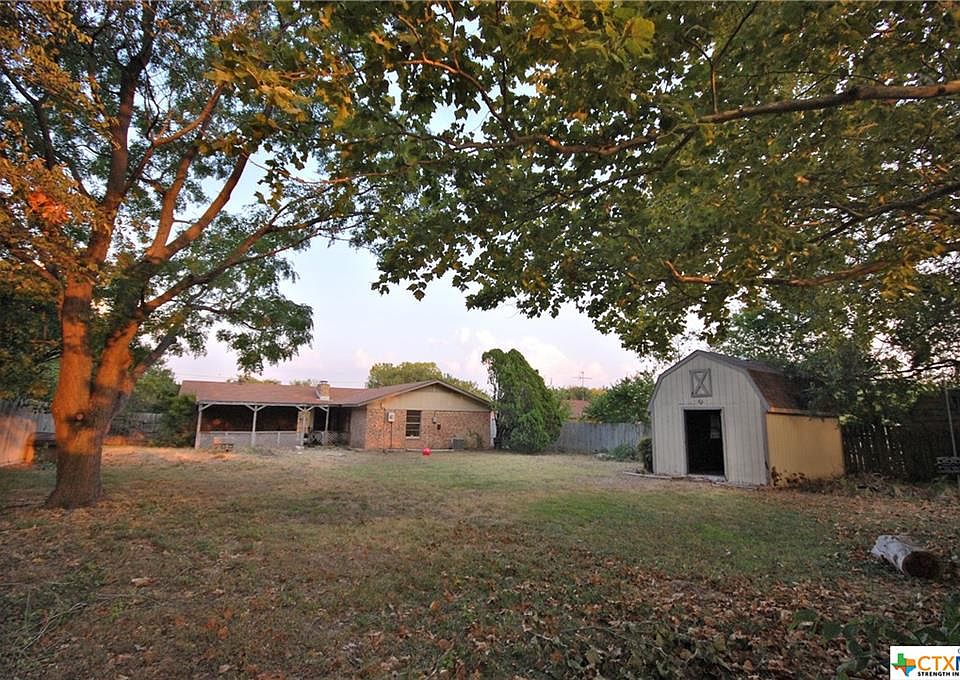 1st image of 2409 Buttercup Cir