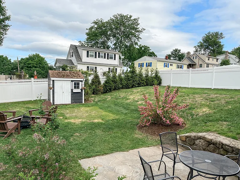 39 Longview Dr — Photo 8