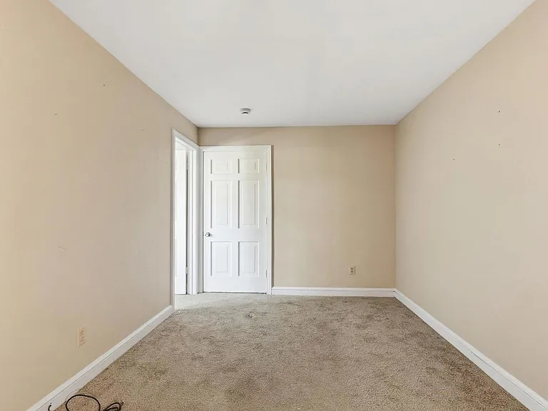 79 W Market St #G — Photo 11