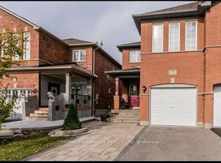 18 Vintage Gate, Brampton, ON L6X5C4