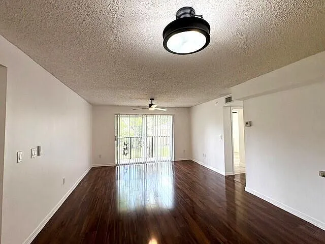 100 Crestwood Ct N #108 — Photo 24