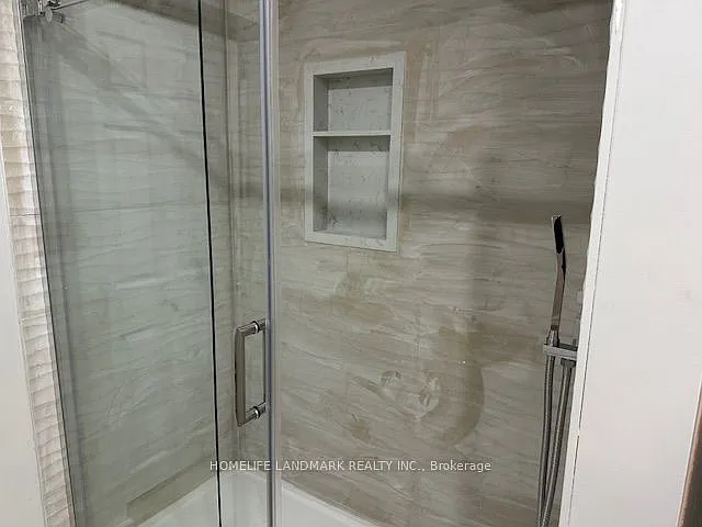 542 Wingrove Cres — Photo 9