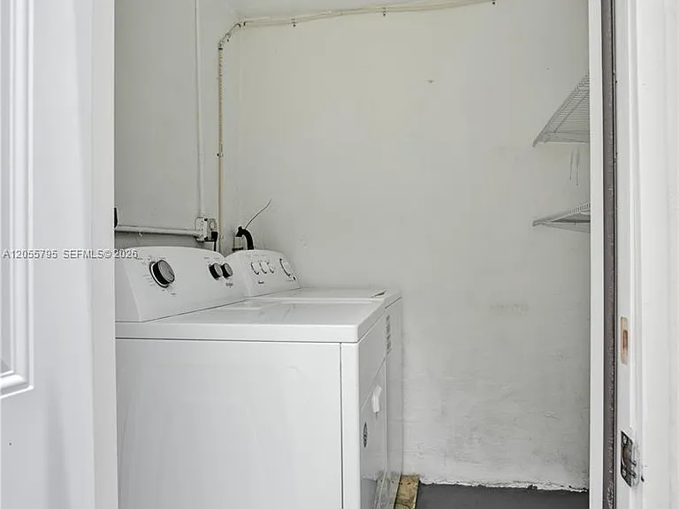 2920 SW 3rd St #2920 — Photo 20