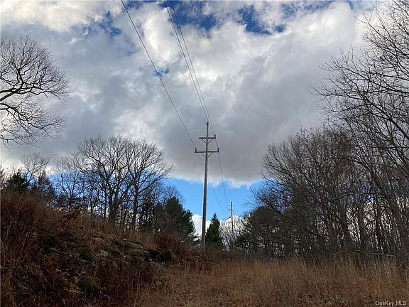 5th image of Howland Dr