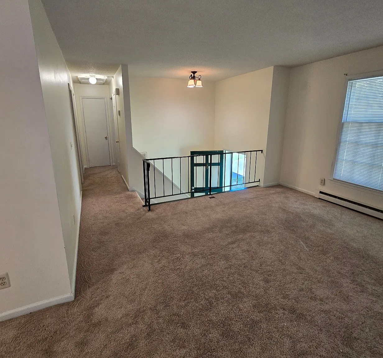 3 bed, 1.5 bath, 1554 sqft, $1,950 — Photo 4