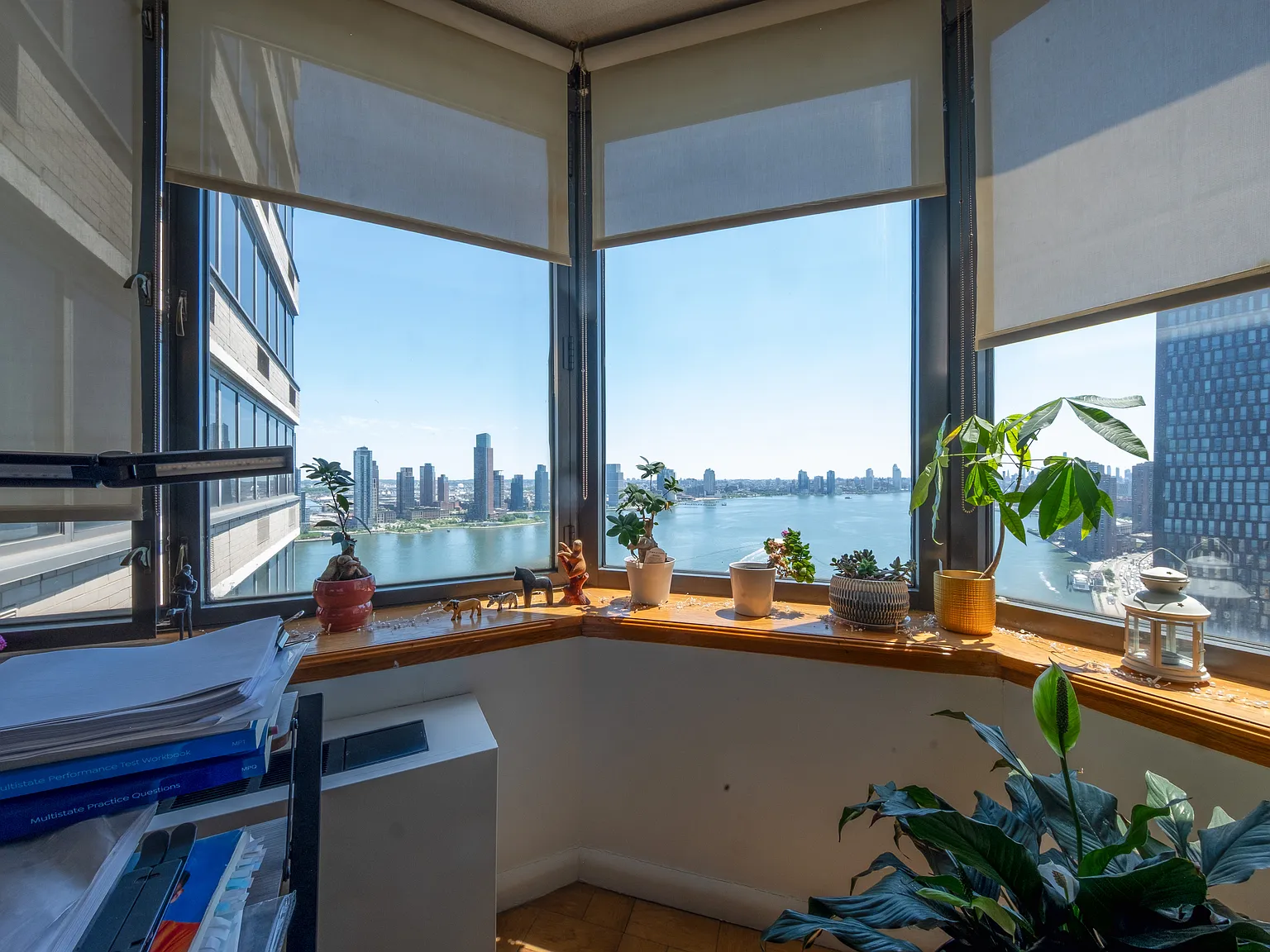 415 East 37th Street — Photo 2